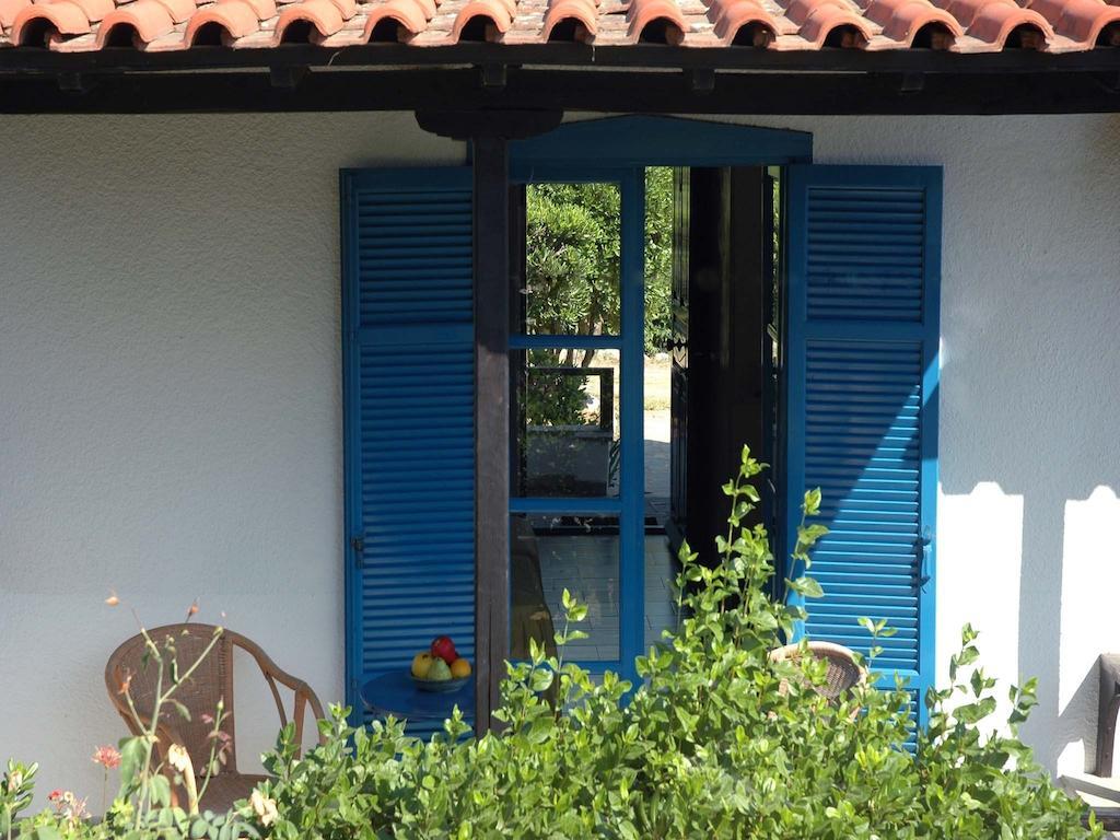 Skites Hotel Bungalows Ouranoupoli Rum bild